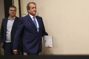 Líder do PT no Senado pede que STF investigue Costa Neto sobre minuta golpista