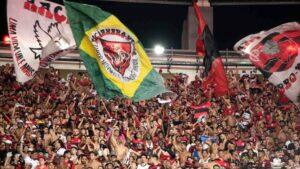 Raça Rubro-Negra é uma das torcidas organizadas atingidas por decisão. (Delmiro Junior/Reprodução)