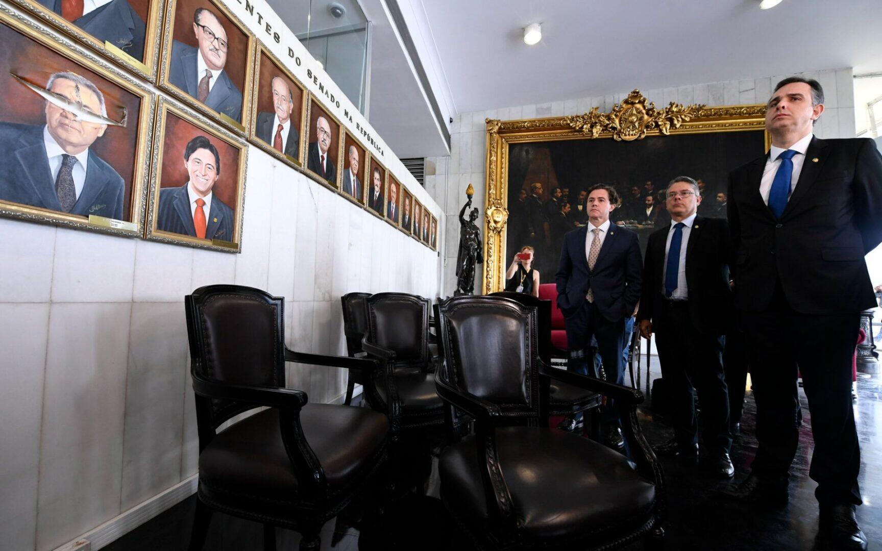 atos antidemocráticos