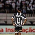 Angelo, uma das estrelas do Santos, terá o Brasileirão pela frente para afastar desconfiança da torcida. (Raul Baretta/Santos FC)