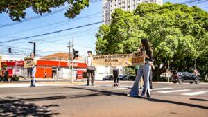 Ação dos estudantes Maio Laranja
