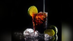 drink coca cola