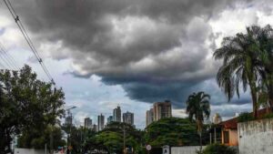 tempo chuva céu previsão calor