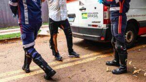 Homem foi contido por um morador