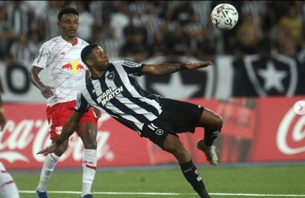Botafogo bate Red Bull Bragantino e fica a um empate da fase de grupos ...