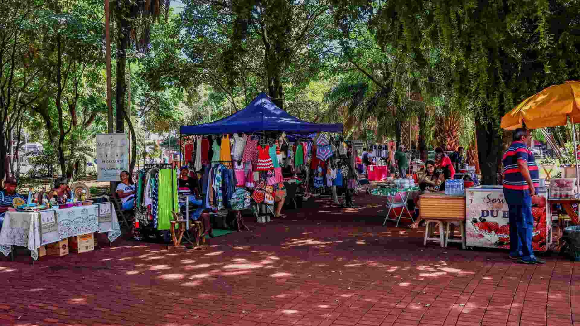 Com forte calor, vendedores apostam em sorvetes e refrescos em feiras de Campo Grande