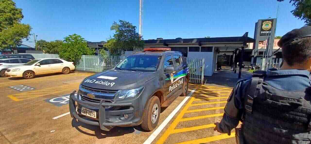 Motorista é preso após dar ‘cantada’ em mulheres em bairro de Dourados e apontar revólver