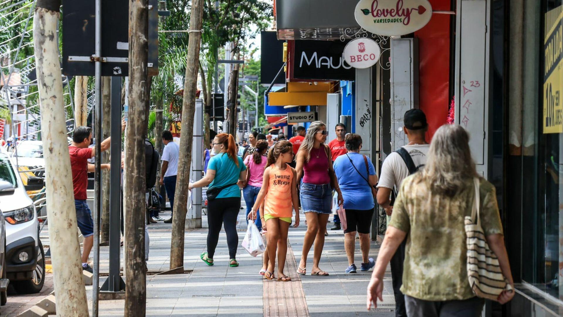 Supermercados, ônibus e bancos: saiba o que abre e fecha em Campo Grande no Dia do Trabalhador