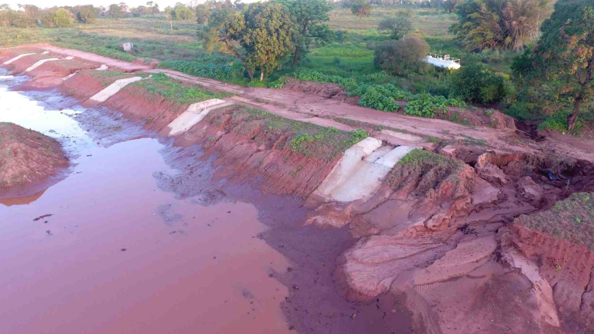 Com contrato prestes a vencer, moradores denunciam obra da Agesul em Ribas do Rio Pardo desmoronando