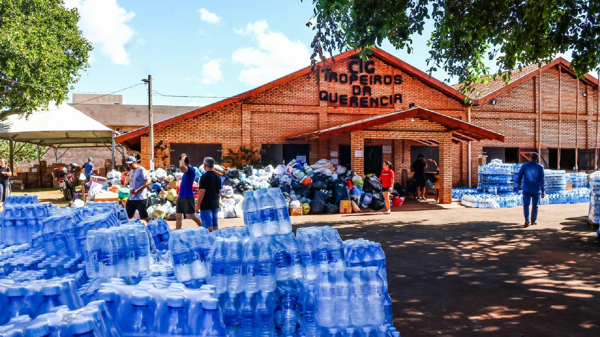 Lotado de voluntários, CTG de Campo Grande vira ‘batalhão do bem’ e já enviou 100 toneladas ao RS