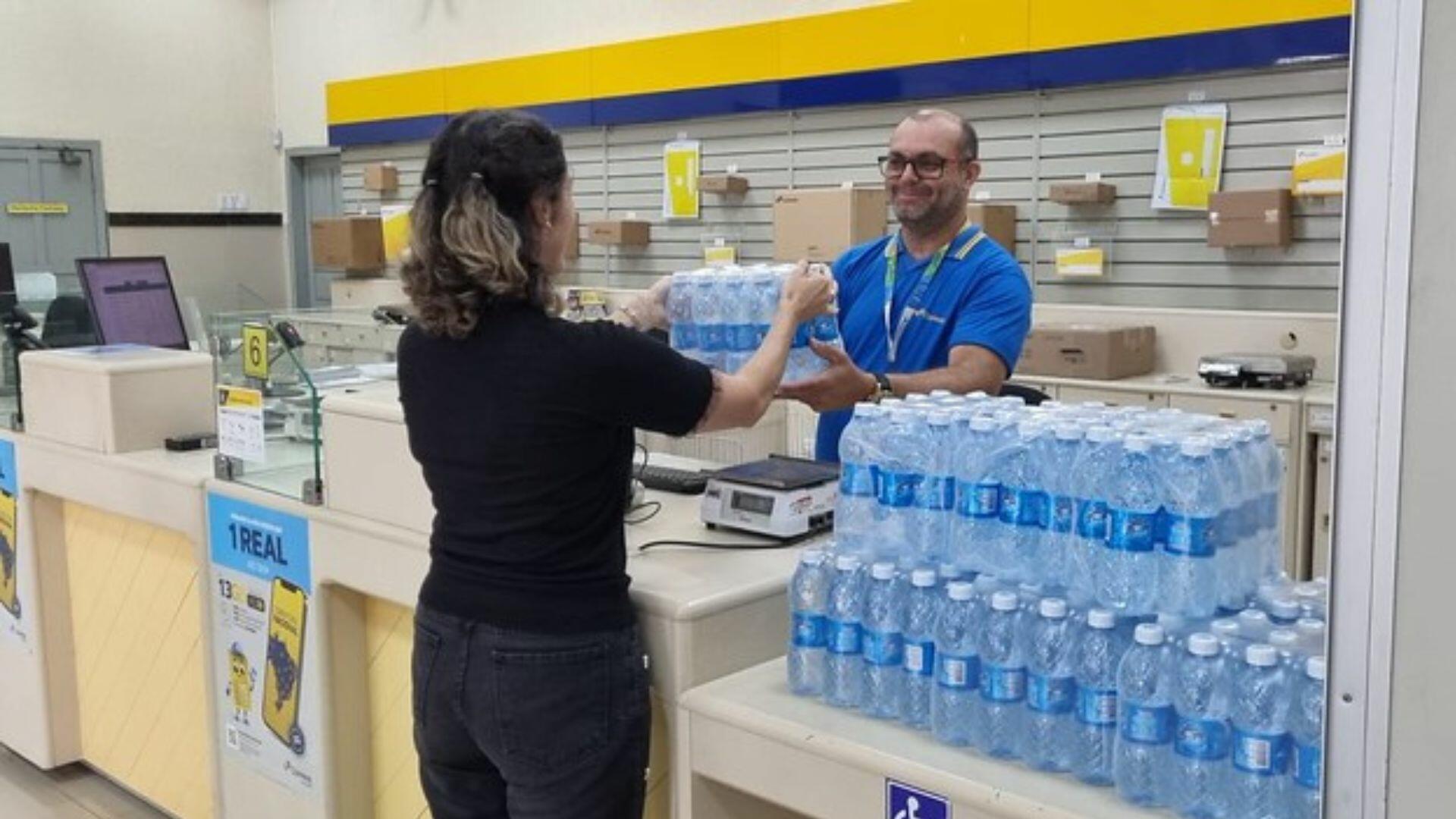 Todas as agências dos Correios passam a receber doações para vítimas das enchentes no RS