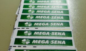 Mega-Sena acumula e pode pagar R$ 55 milhões na próxima quinta