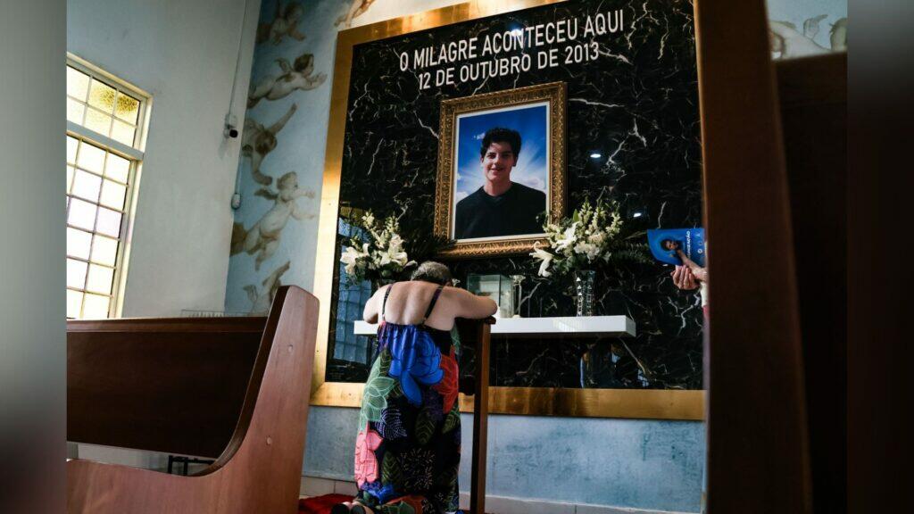 altar de carlo acutis na capela do milagre