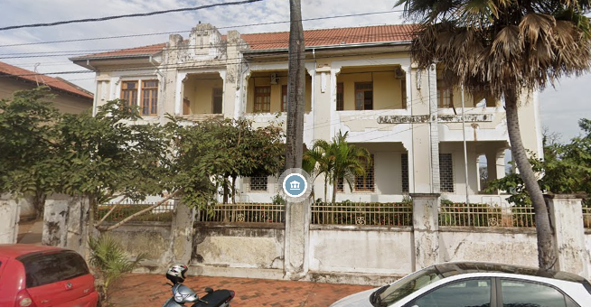 Prédio da Prefeitura era a casa paroquial- (Foto: Google Maps)