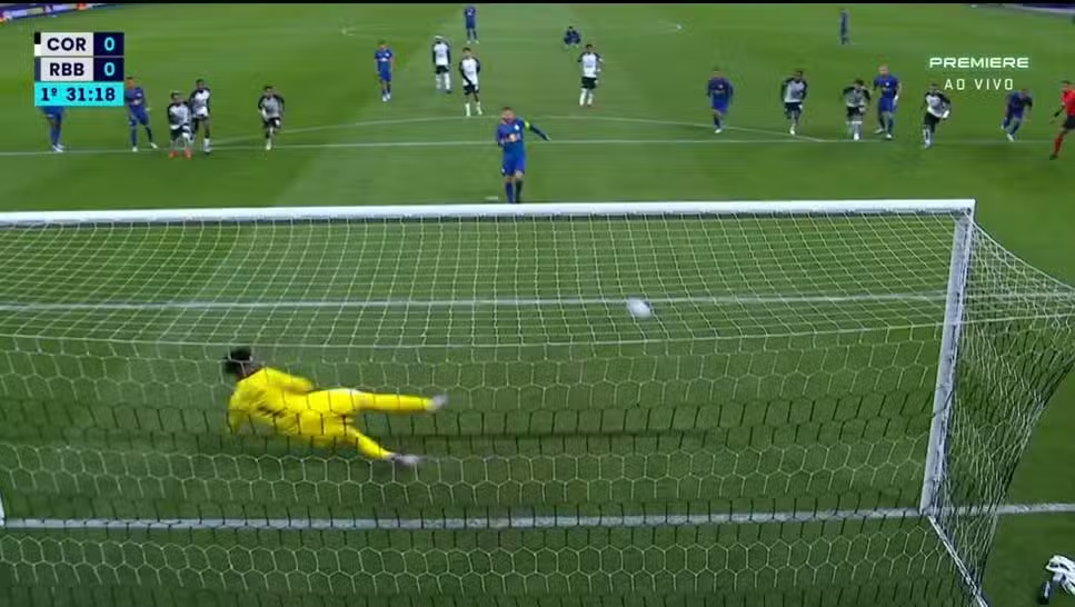 Gol de pênalti contra o Corinthians - (Foto: Premiere, Reprodução)