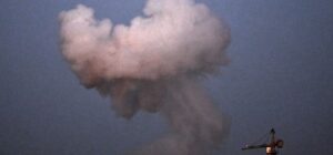Ataque da Rússia em Kiev atinge prédios da UE e do Reino Unido, e enviado russo é convocado