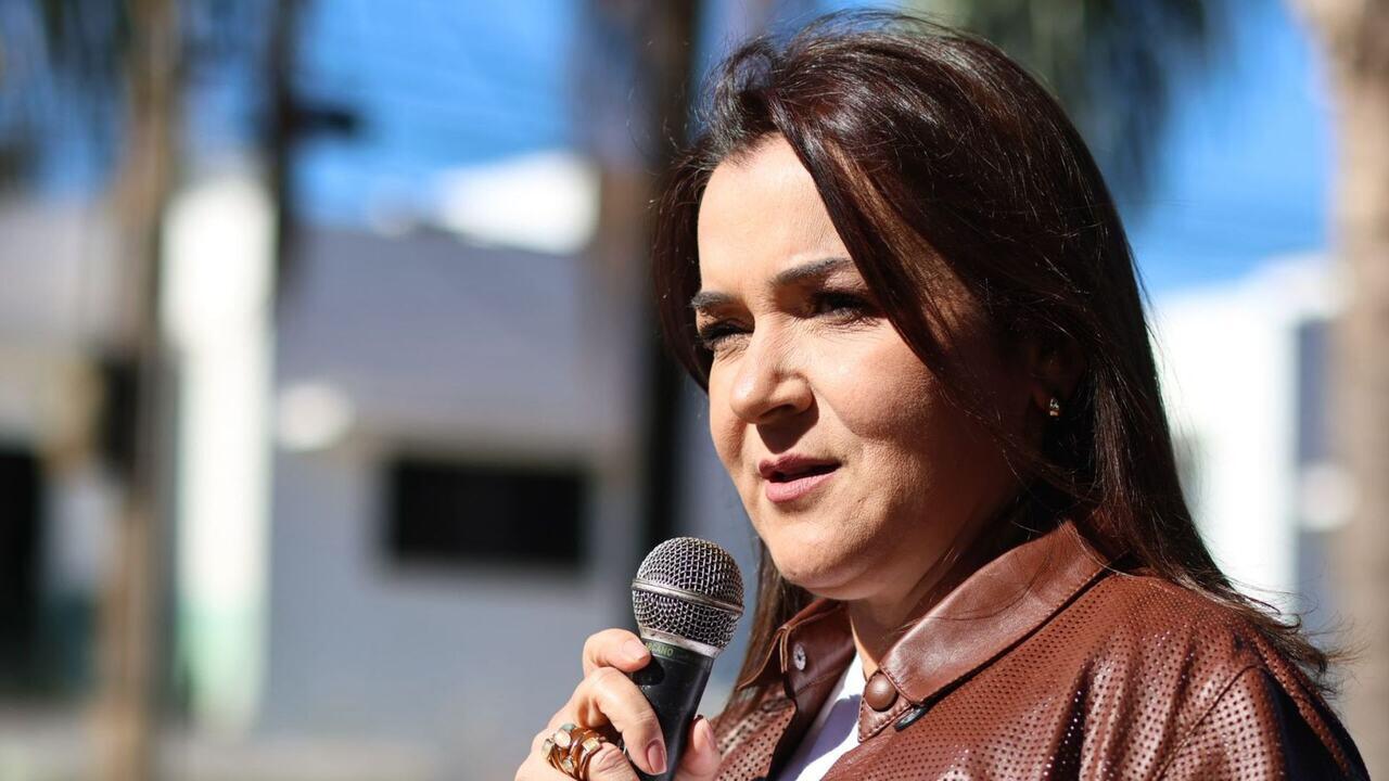 prefeita adriane moreninhas