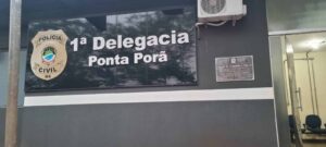 Moradora de Cuiabá é flagrada pela PRF com sete tabletes de haxixe na BR-463