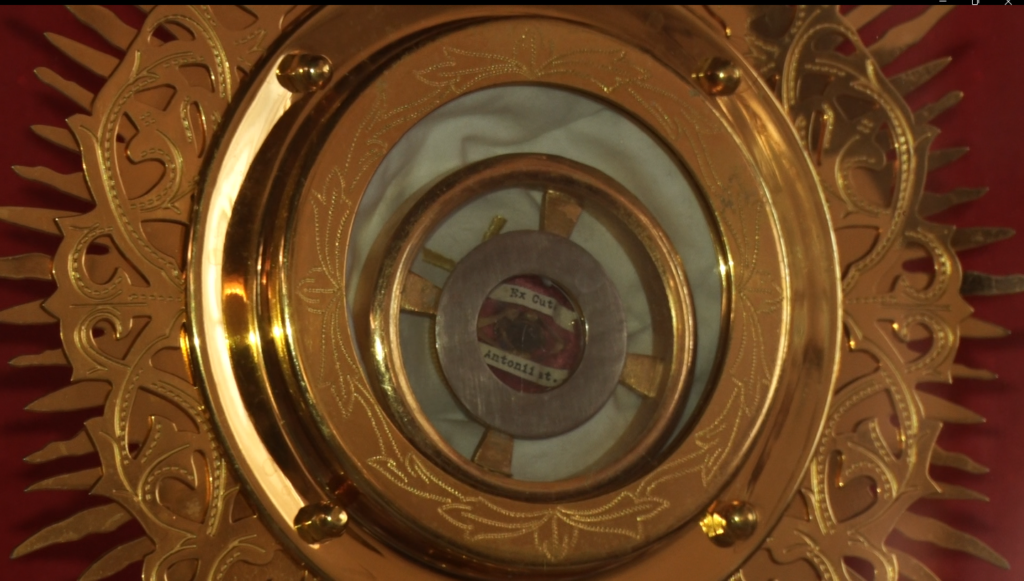 Relíquia rara: igreja de Terenos guarda pedaço do rosto de Santo Antônio de Pádua