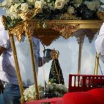 Com relíquia de 1º grau, imagem de Nossa Senhora Aparecida percorre ruas de Campo Grande