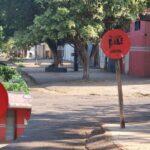 Moradores improvisaram a placa (Fala Povo)