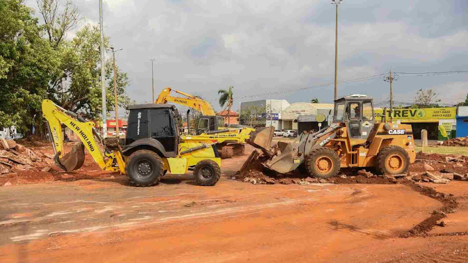 Obras no Trevo Imbirussu