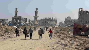 Palestinos voltam a bairros destruídos e Israel se prepara para libertar reféns