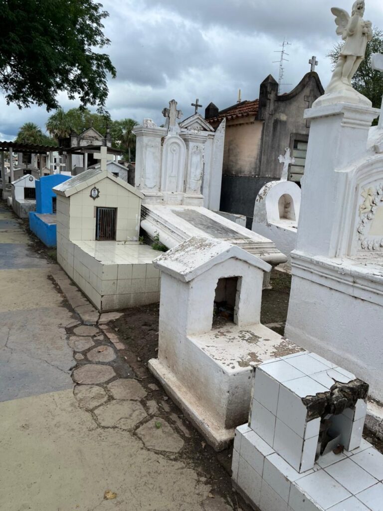 tumulo assassino lapide