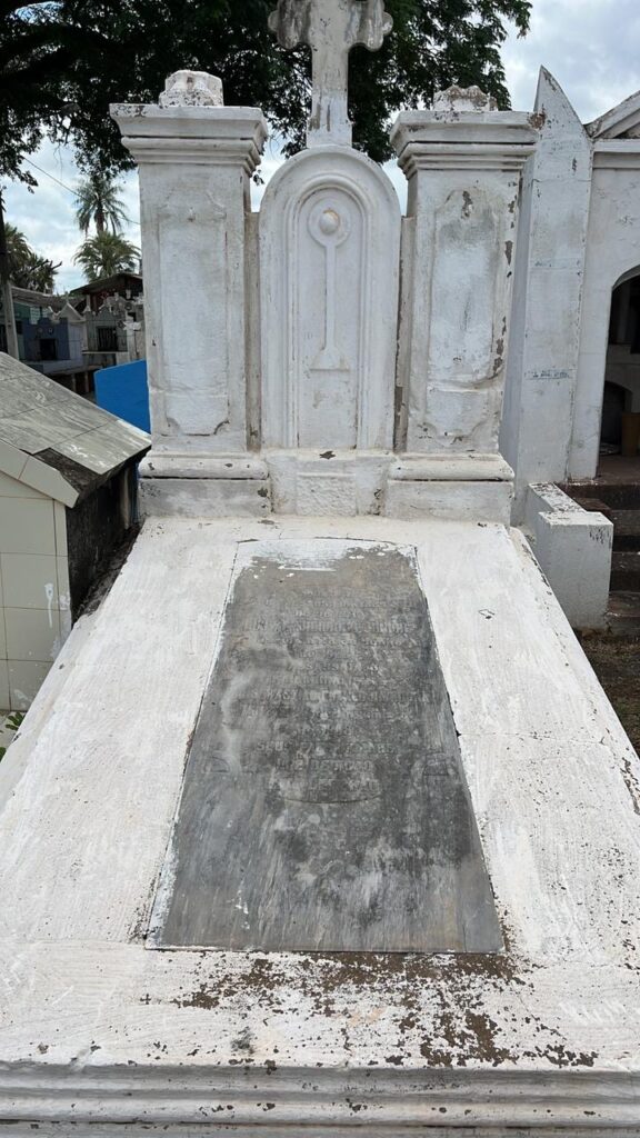 tumulo assassino lapide