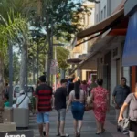 Lojistas e clientes comemoram horário estendido do comércio no fim de ano em Campo Grande