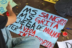 Protesto em Campo Grande tem oração contra feminicídio: ‘eles sabem o que fazem’
