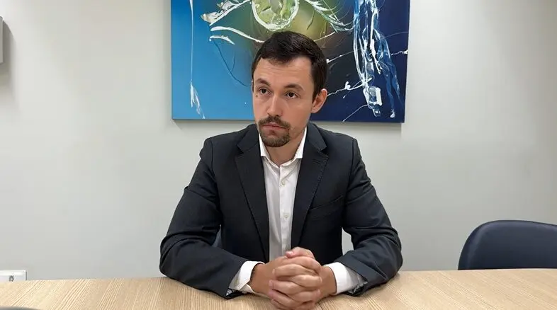 Paciente agredido por andarilho teve córnea ‘rasgada’ e terá dano permanente na visão