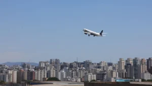 Preço médio das passagens aéreas cai 20% em novembro