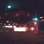 VÍDEO: Conversão na Avenida Bandeirantes acaba em acidente entre carro e moto
