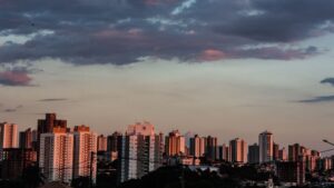 Sexta-feira será de calorão com baixa umidade relativa do ar em MS