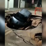 VÍDEO: Cratera aberta ‘engole’ carro após fortes temporais em Coxim