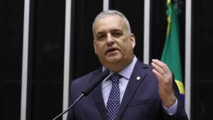 O que se sabe sobre a acusação de estupro contra o relator da CPMI do INSS; veja versões