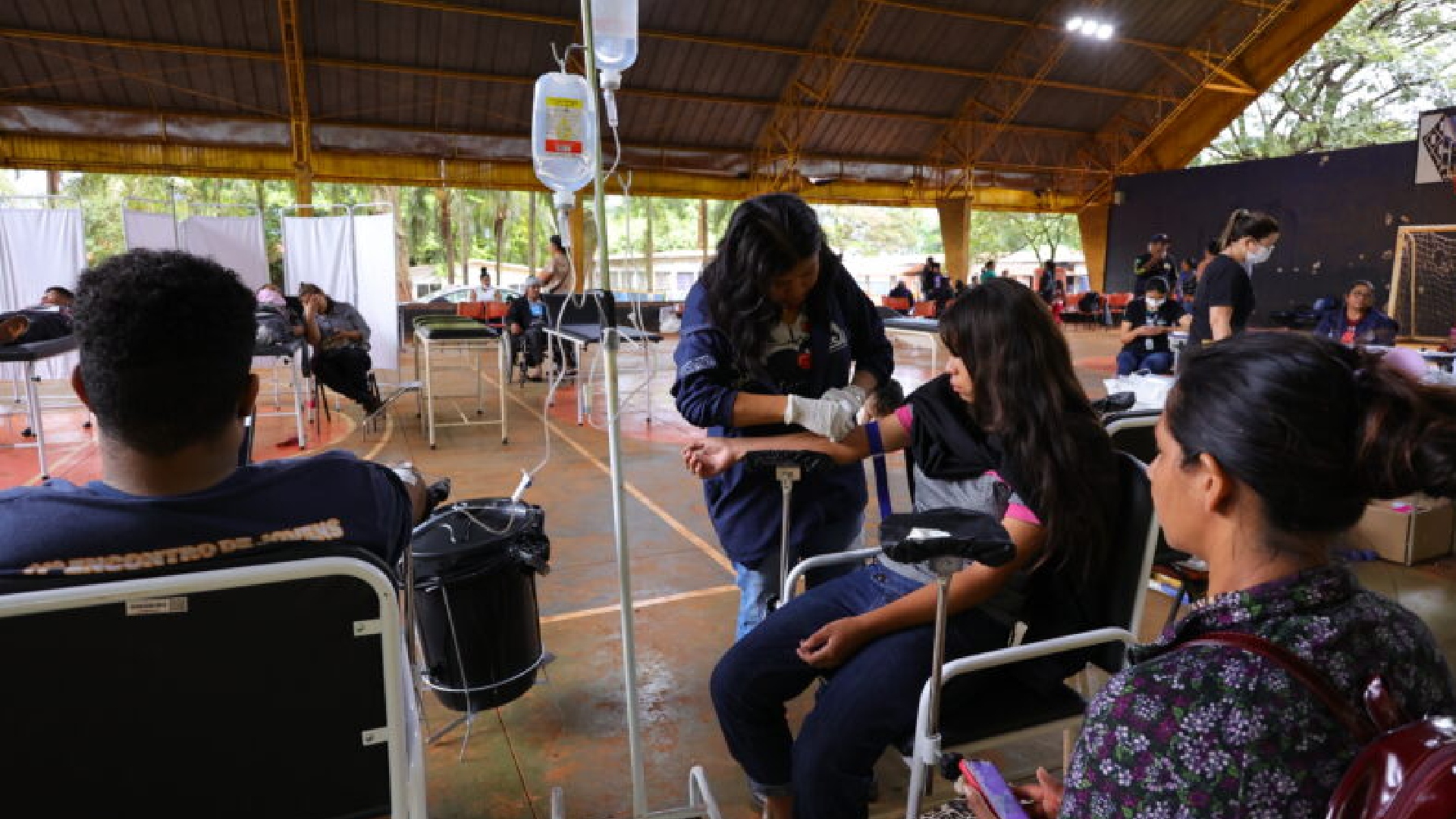 Hospital de Campanha em escola