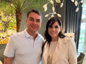 Flávio Bolsonaro e Simone Marquetto - (Foto: Divulgação, PP)