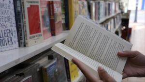 Livros físicos resistem e mantêm memória viva em sebos de Campo Grande na era digital