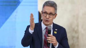 Zema defende prisão de Moraes e Toffoli e diz que apoiará Flávio Bolsonaro no 2º turno