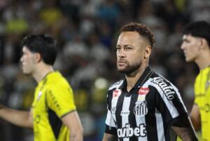 FOTOS: Confira imagens do jogo entre Santos e Recoleta em Pedro Juan Caballero