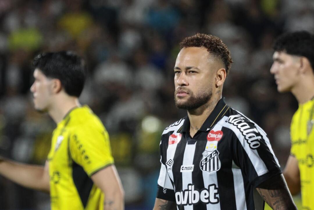 FOTOS: Confira imagens do jogo entre Santos e Recoleta em Pedro Juan Caballero