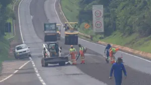 Confira trechos de desvios e pare e siga nesta segunda-feira na BR-163