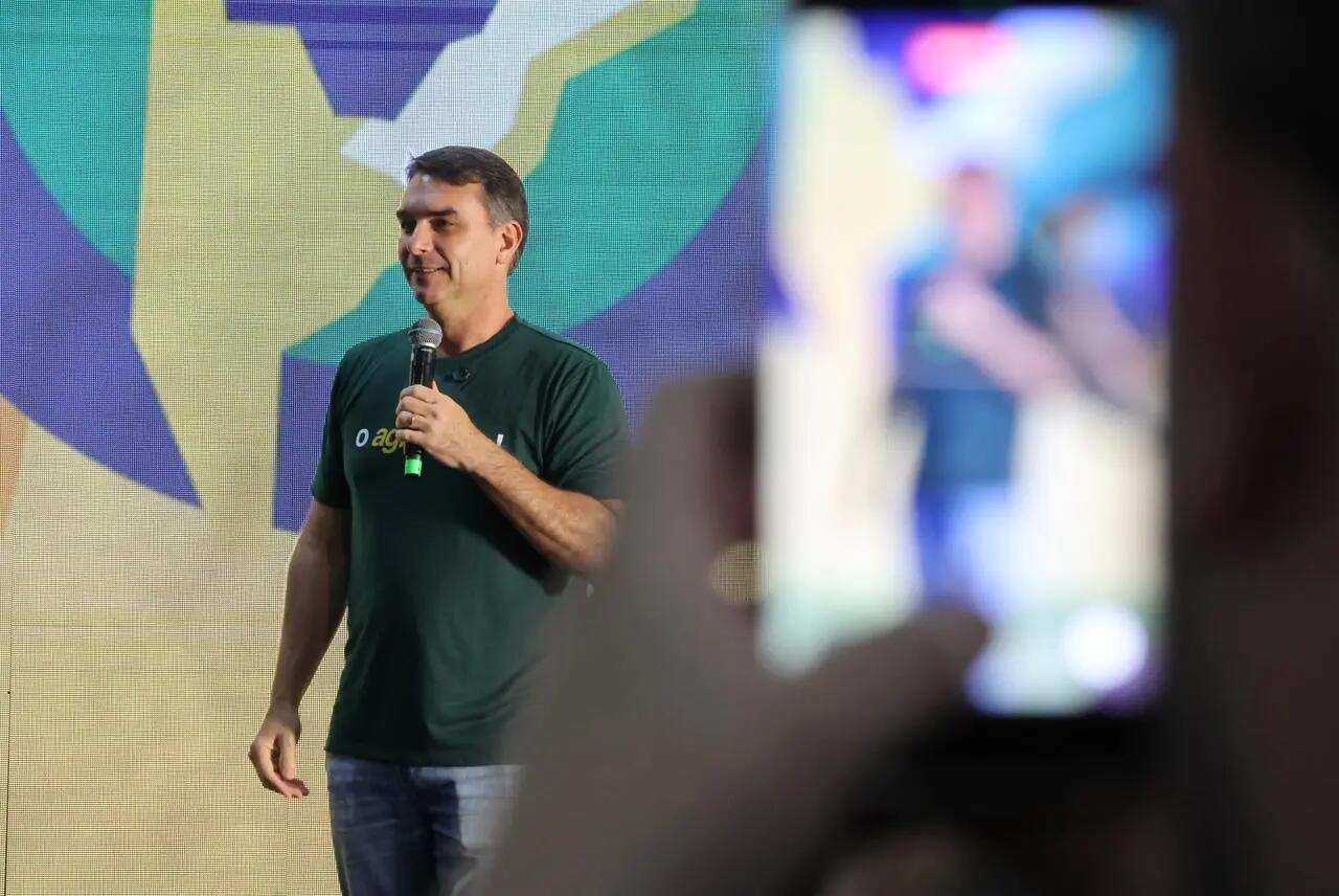Flávio Bolsonaro cancela visita a Dourados para Expoagro