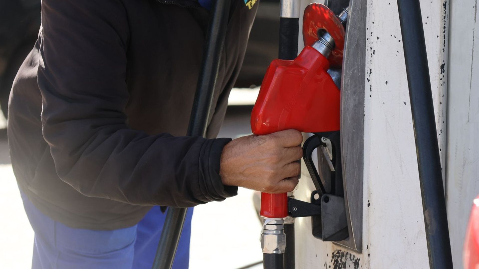 Mesmo com frio, abastecer com etanol compensa mais que gasolina em Campo Grande