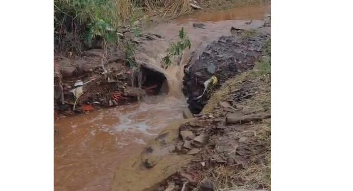 Chuva transforma ruas em rios e cria ‘ondas’ em bairros de Campo Grande Chuva transforma ruas em rios e cria ‘ondas’ em bairros de Campo Grande