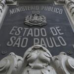 Operação prende ex-estagiário do MP e policiais infiltrados pelo PCC em São Paulo