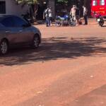 Jeep invade preferencial e bate em motociclista em cruzamento perigoso no Colúmbia