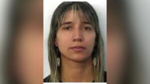 Policial é encontra morta dentro de carro: esposa e sogros são presos
